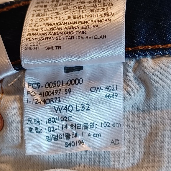 Levi's 501 Jeans, 40W x 32L, Button Fly - Picture 6 of 8